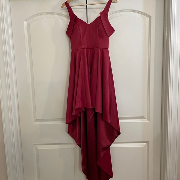 Sequin Hearts red cold shoulder high/low hem dress. - Picture 3 of 15